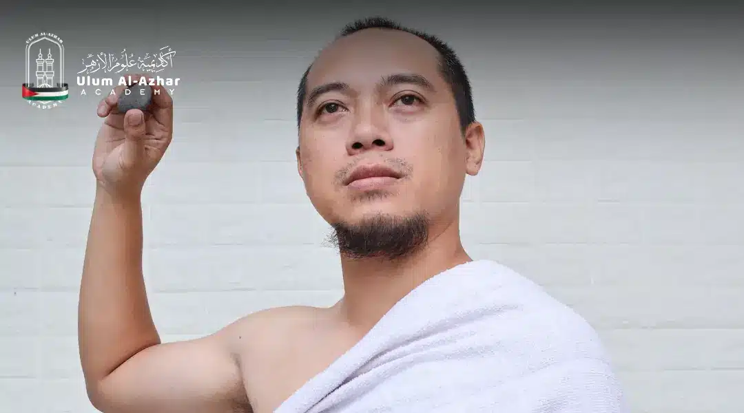 Batu kecil digunakan ikut syarat sah melontar jamrah